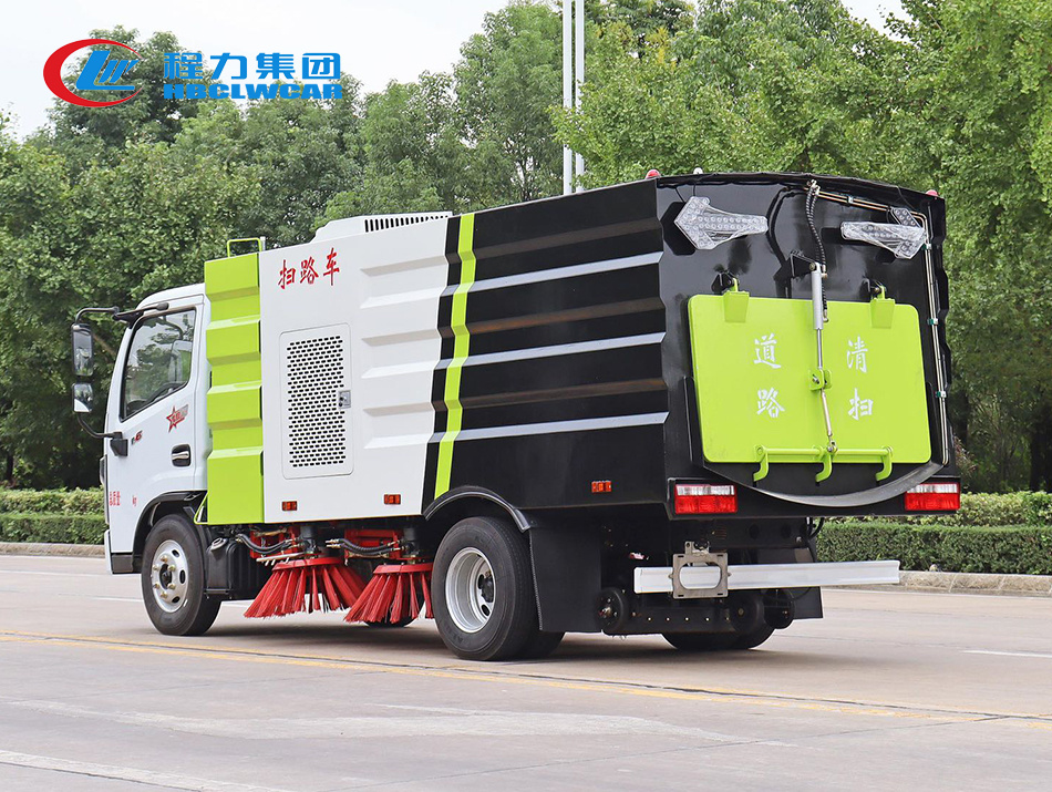 東風小多利卡掃路車