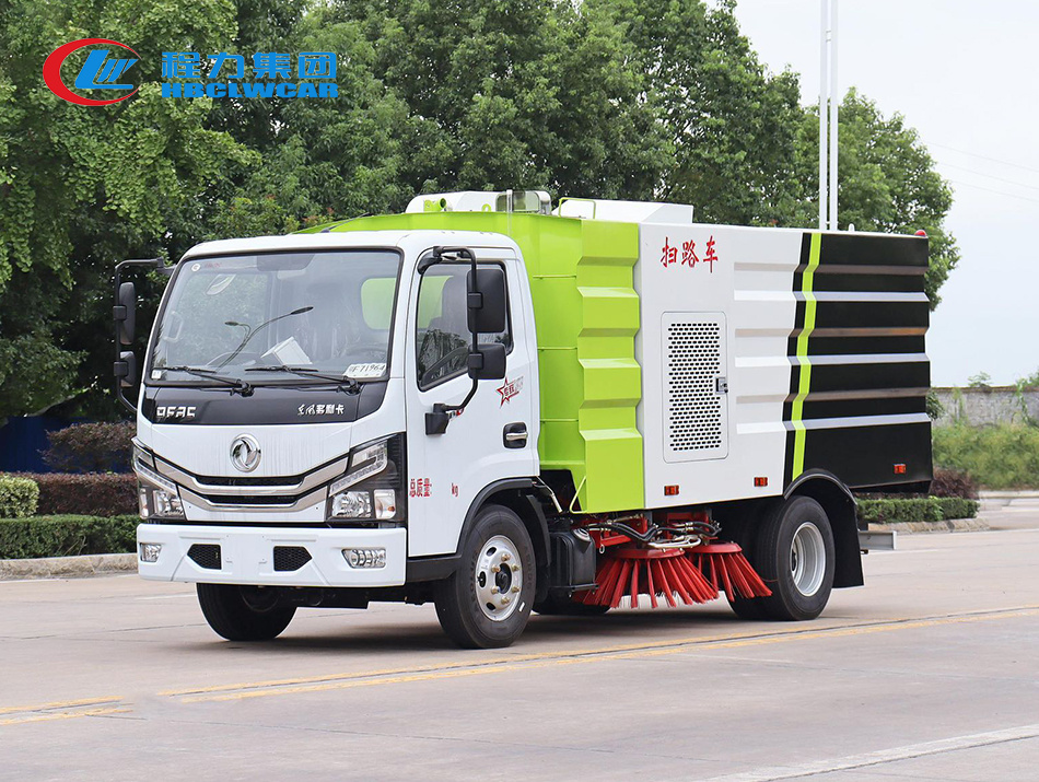 東風小多利卡掃路車