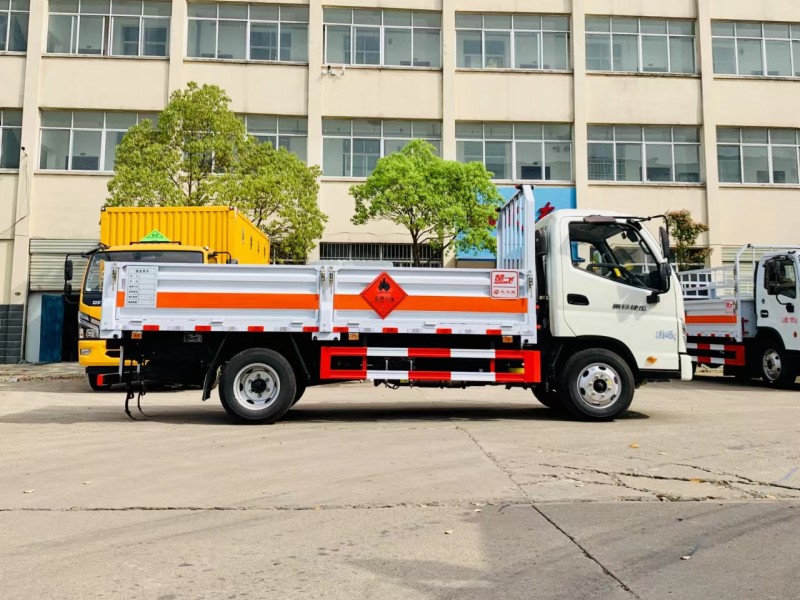 福田奧鈴4.1米氣瓶運(yùn)輸車(chē)