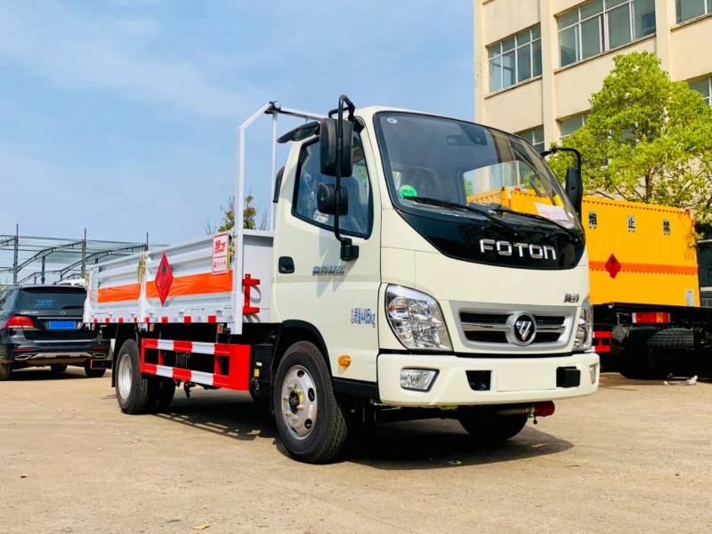 福田奧鈴4.1米氣瓶運(yùn)輸車(chē)