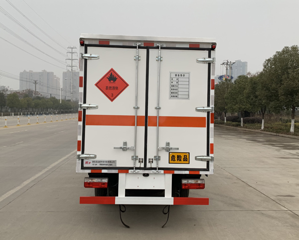 東風(fēng)途逸3米9易燃液體廂式運(yùn)輸車