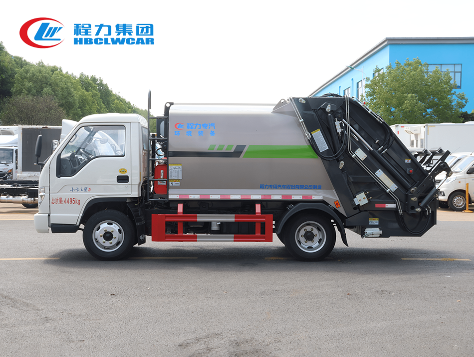 福田小卡之星5.8方壓縮垃圾車弧形廂體